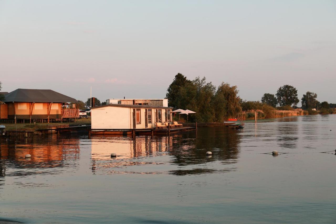 Floatel - De Schans Alphen Benedeneind Buitenkant foto